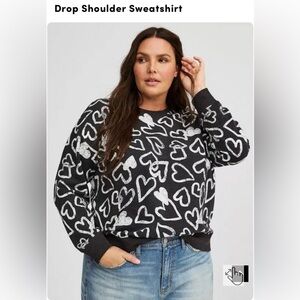 Torrid Size 2 (18/20) Fleece Crew Neck Heart Sweatshirt